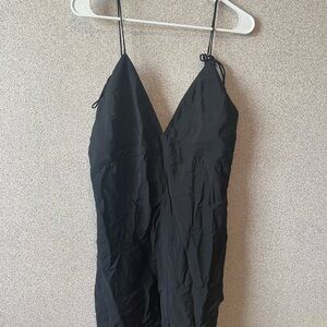 H&M Elegant Black V-Neck Top‎